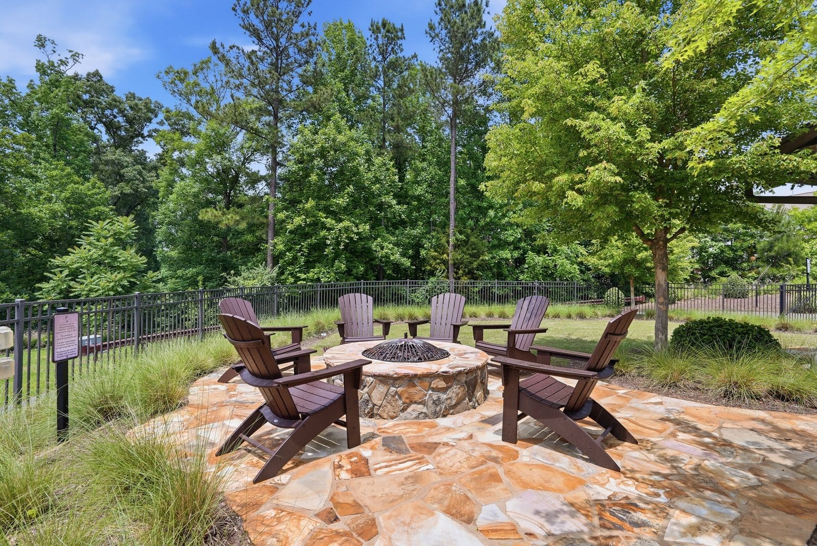The Masons Bend outdoor pool beside a pergola